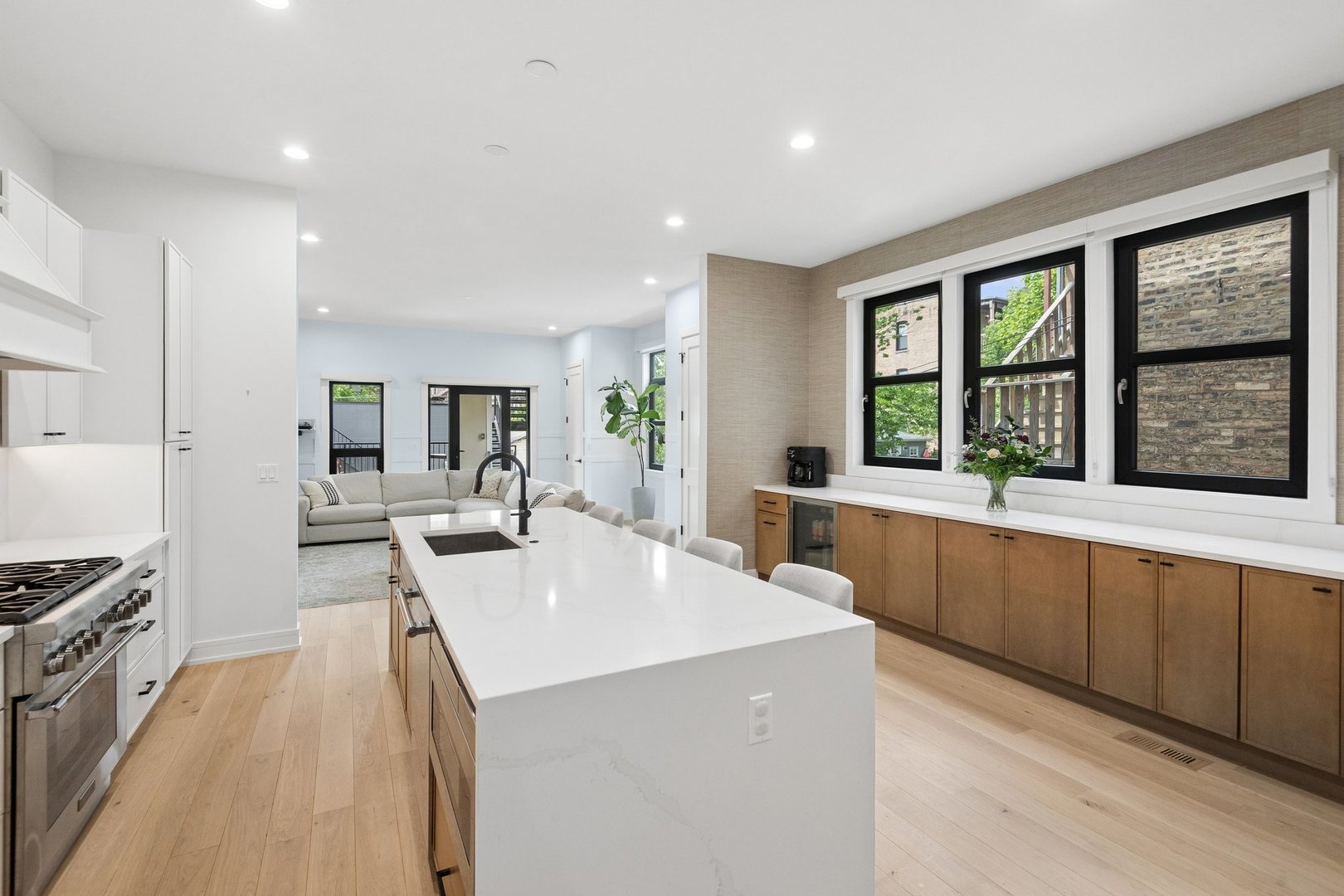 1842 North Whipple Street Chicago IL 60647