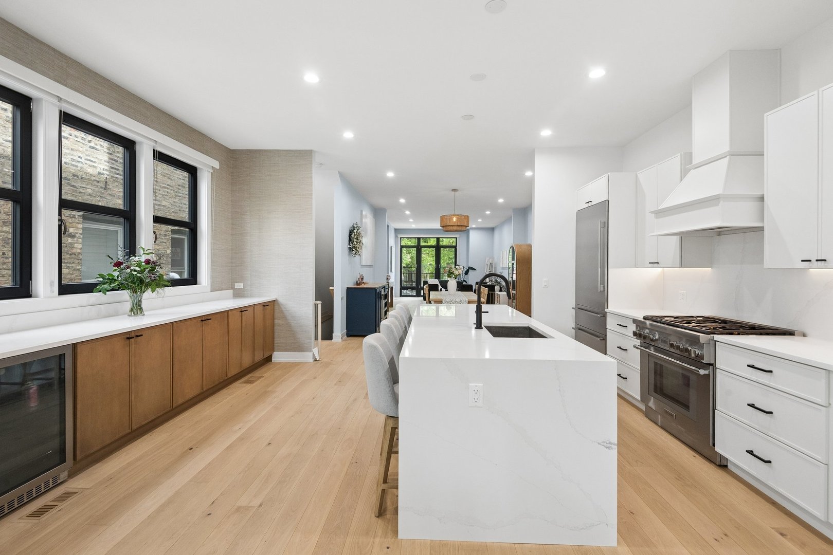 1842 North Whipple Street Chicago IL 60647
