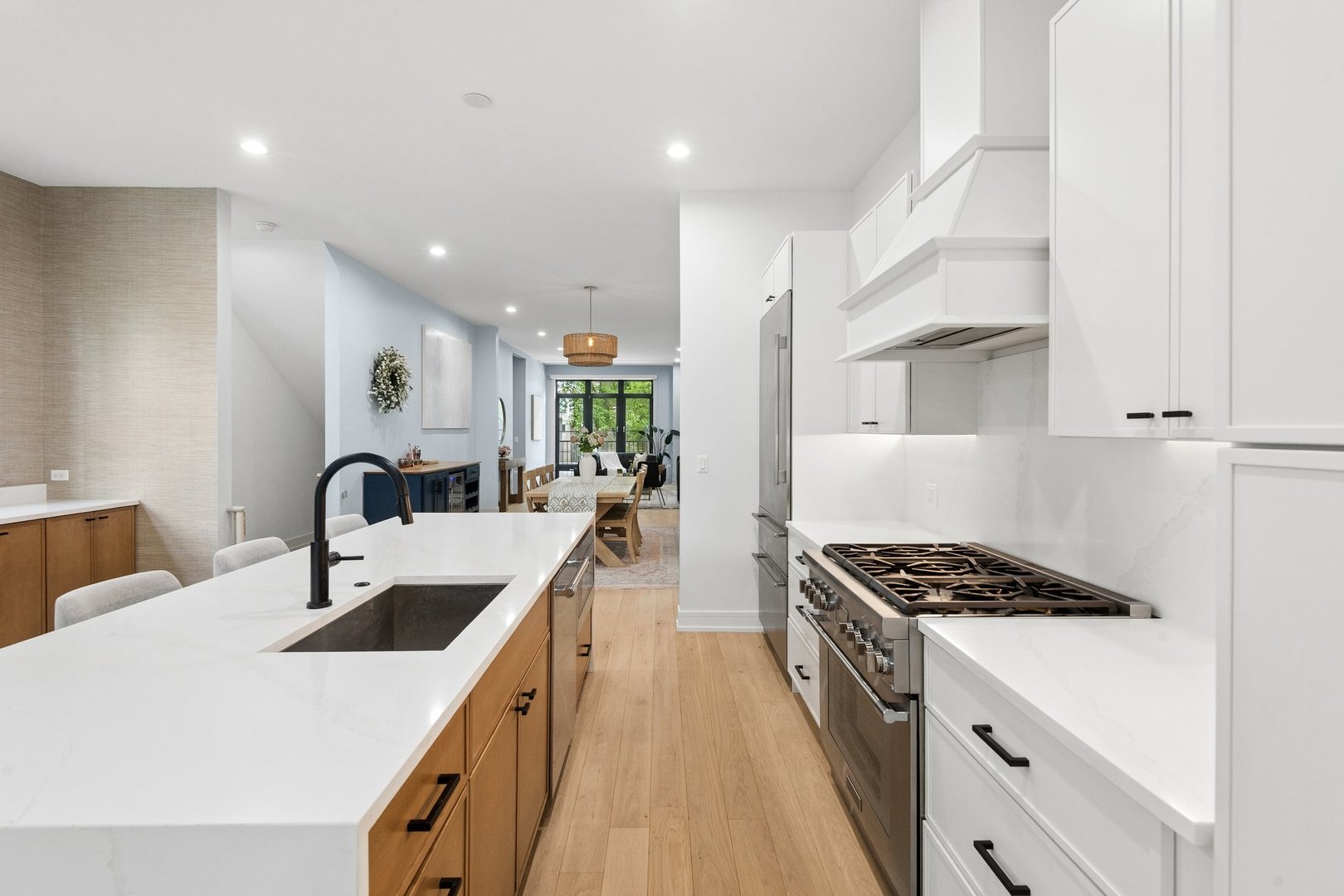 1842 North Whipple Street Chicago IL 60647