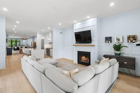 1842 North Whipple Street Chicago IL 60647
