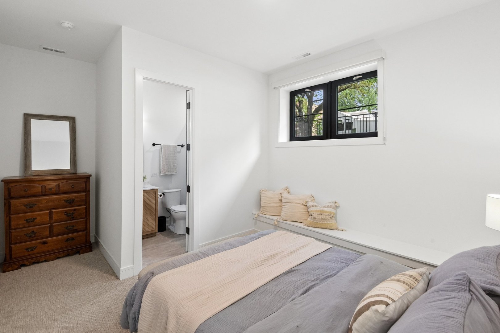 1842 North Whipple Street Chicago IL 60647