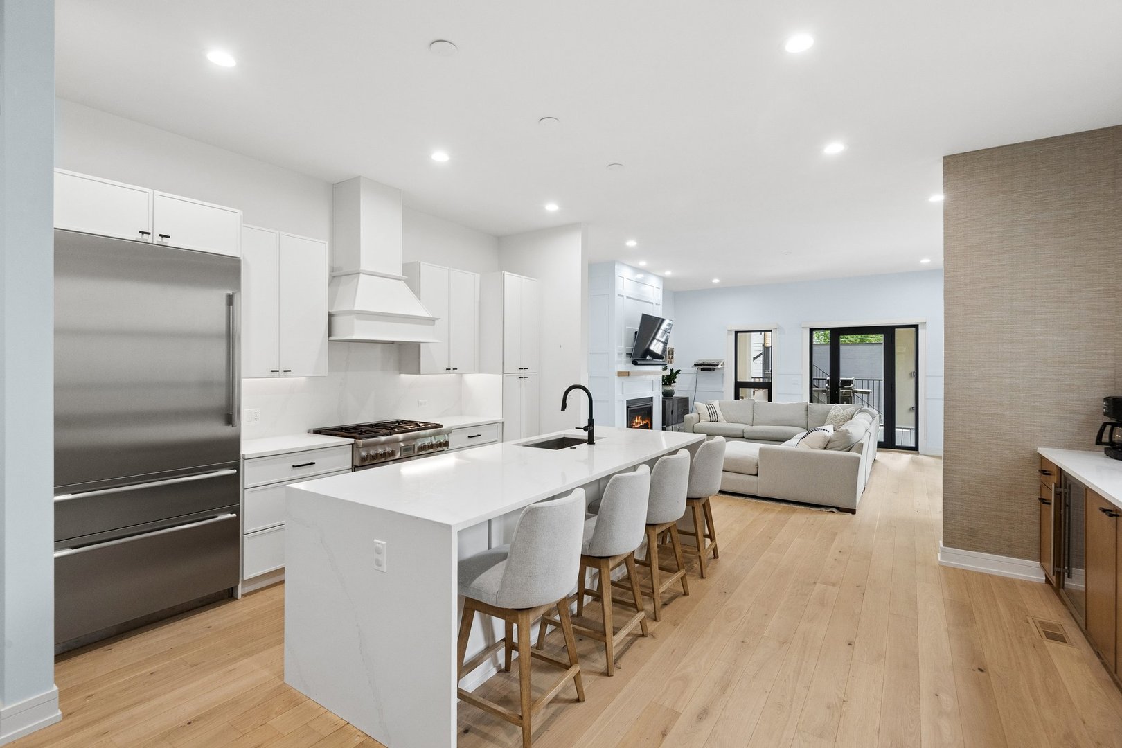 1842 North Whipple Street Chicago IL 60647