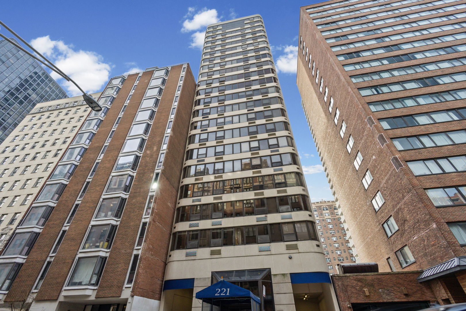 221 East Walton Place Chicago IL 60611