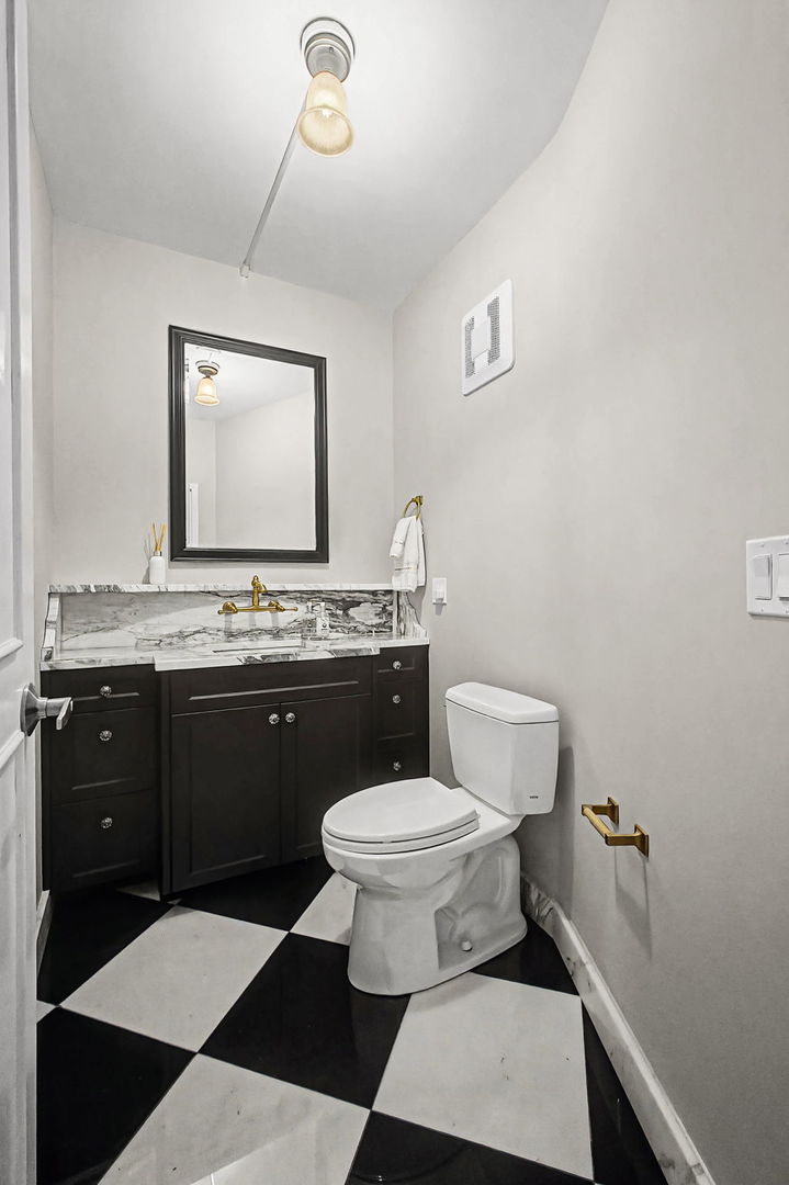 221 East Walton Place Chicago IL 60611