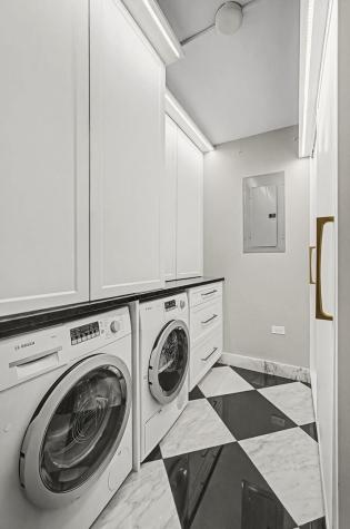 221 East Walton Place Chicago IL 60611