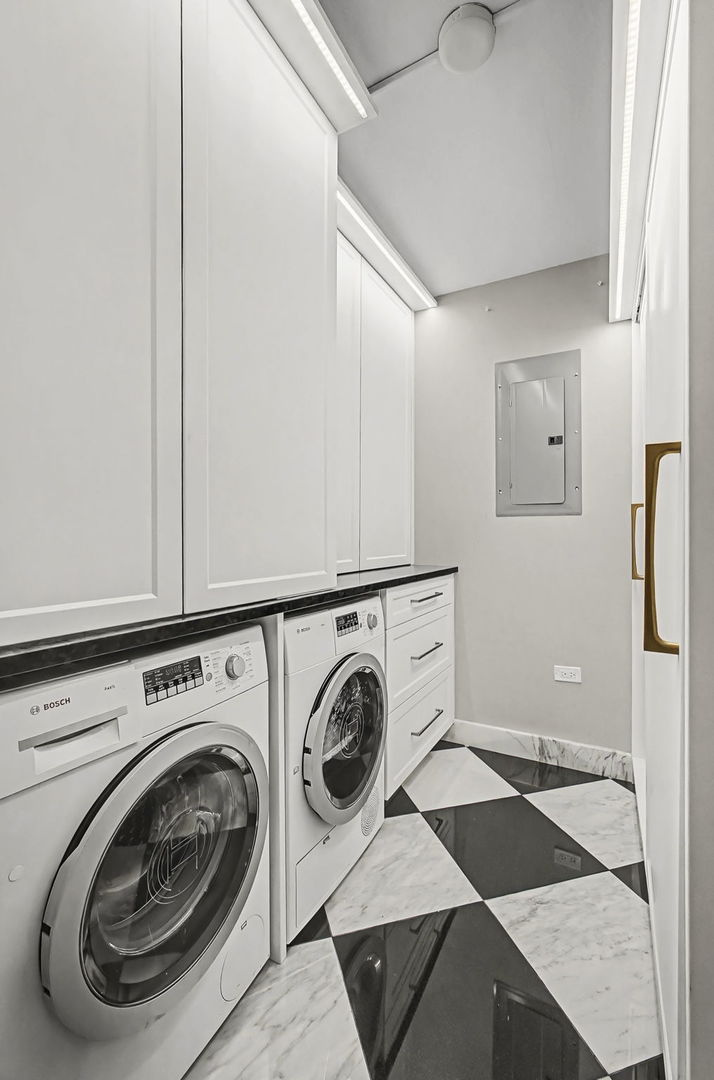 221 East Walton Place Chicago IL 60611