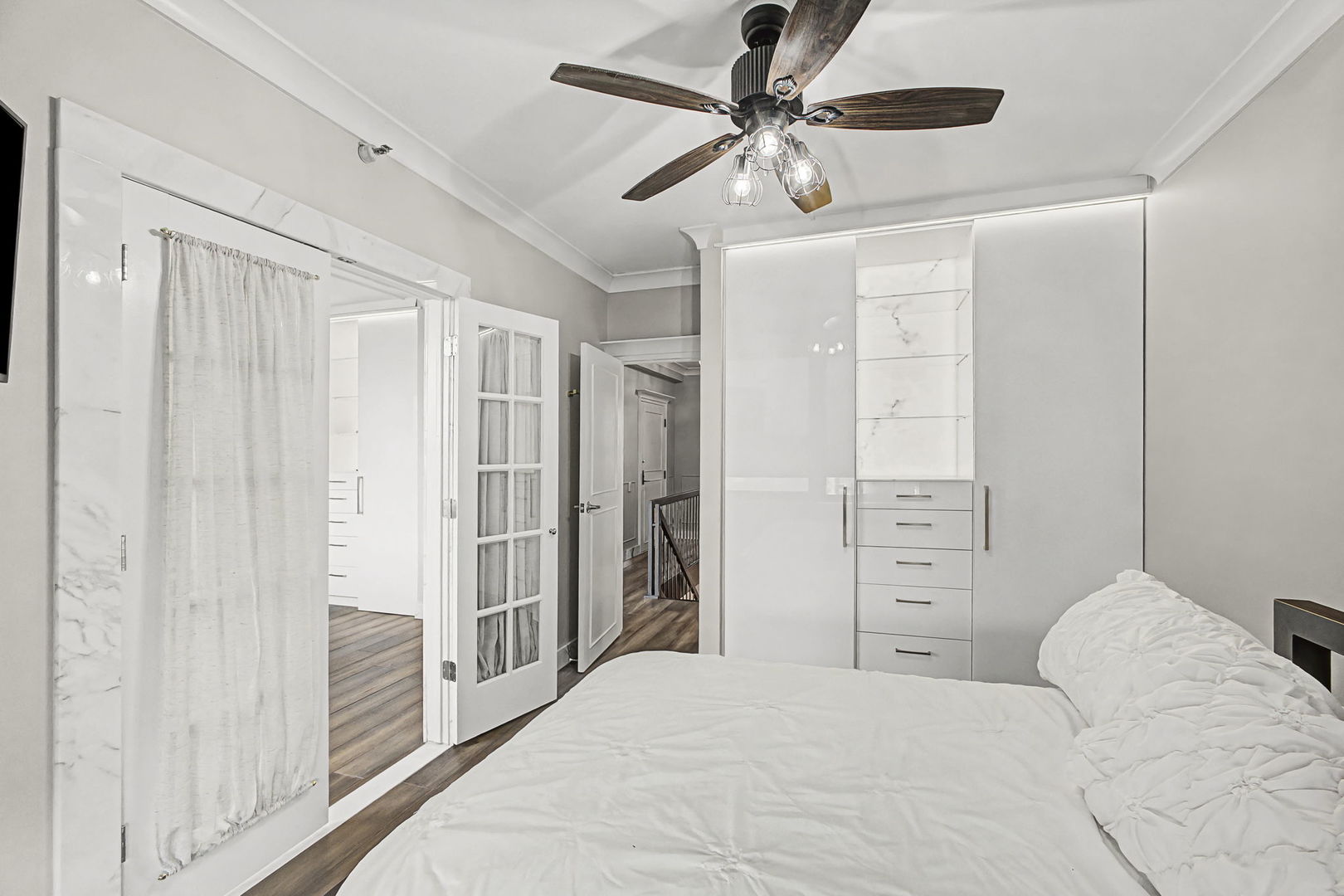 221 East Walton Place Chicago IL 60611