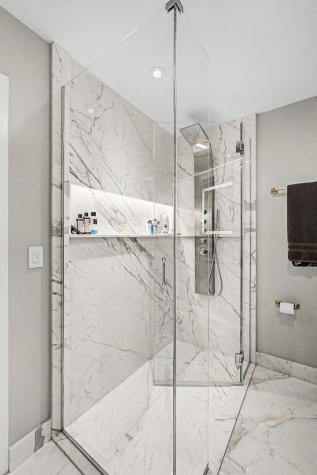 221 East Walton Place Chicago IL 60611