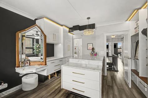 221 East Walton Place Chicago IL 60611