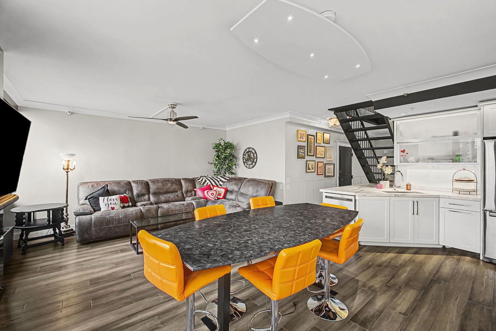 221 East Walton Place Chicago IL 60611
