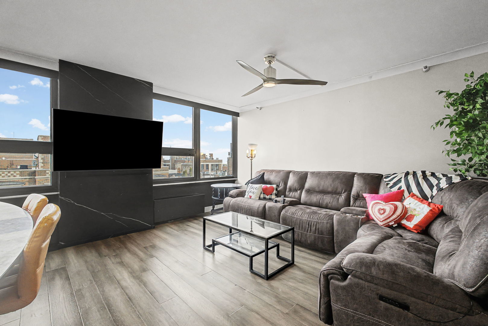 221 East Walton Place Chicago IL 60611