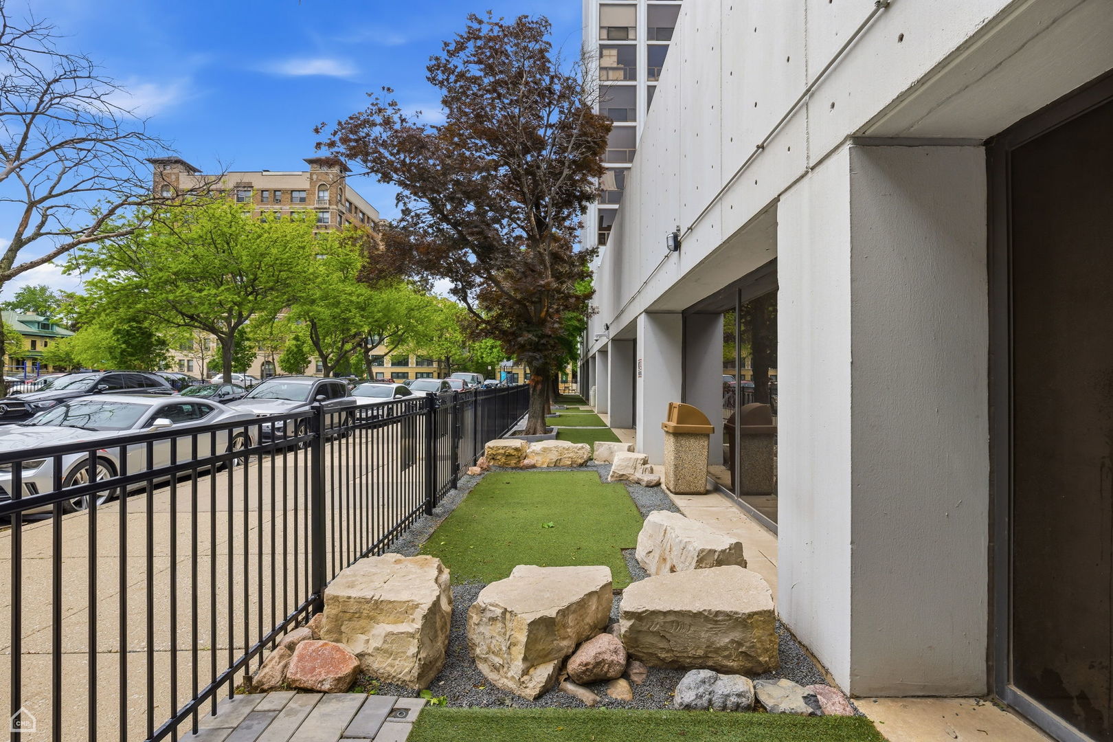 4343 North Clarendon Avenue Chicago IL 60613