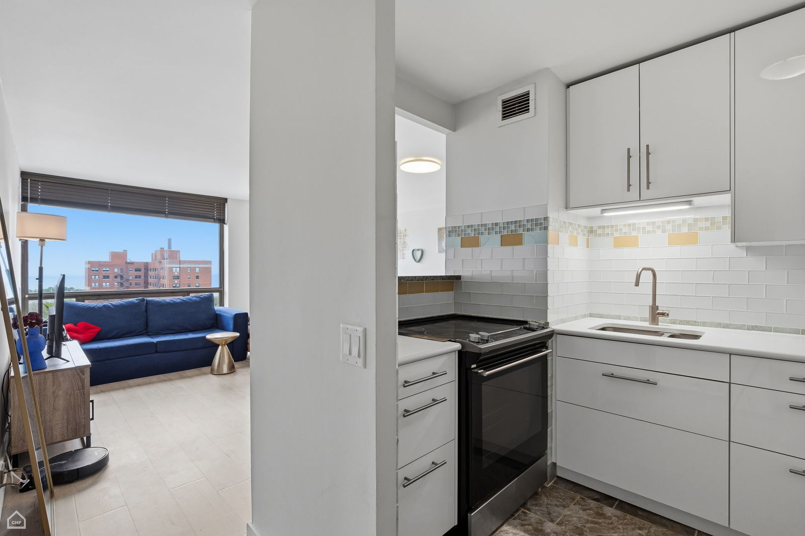 4343 North Clarendon Avenue Chicago IL 60613