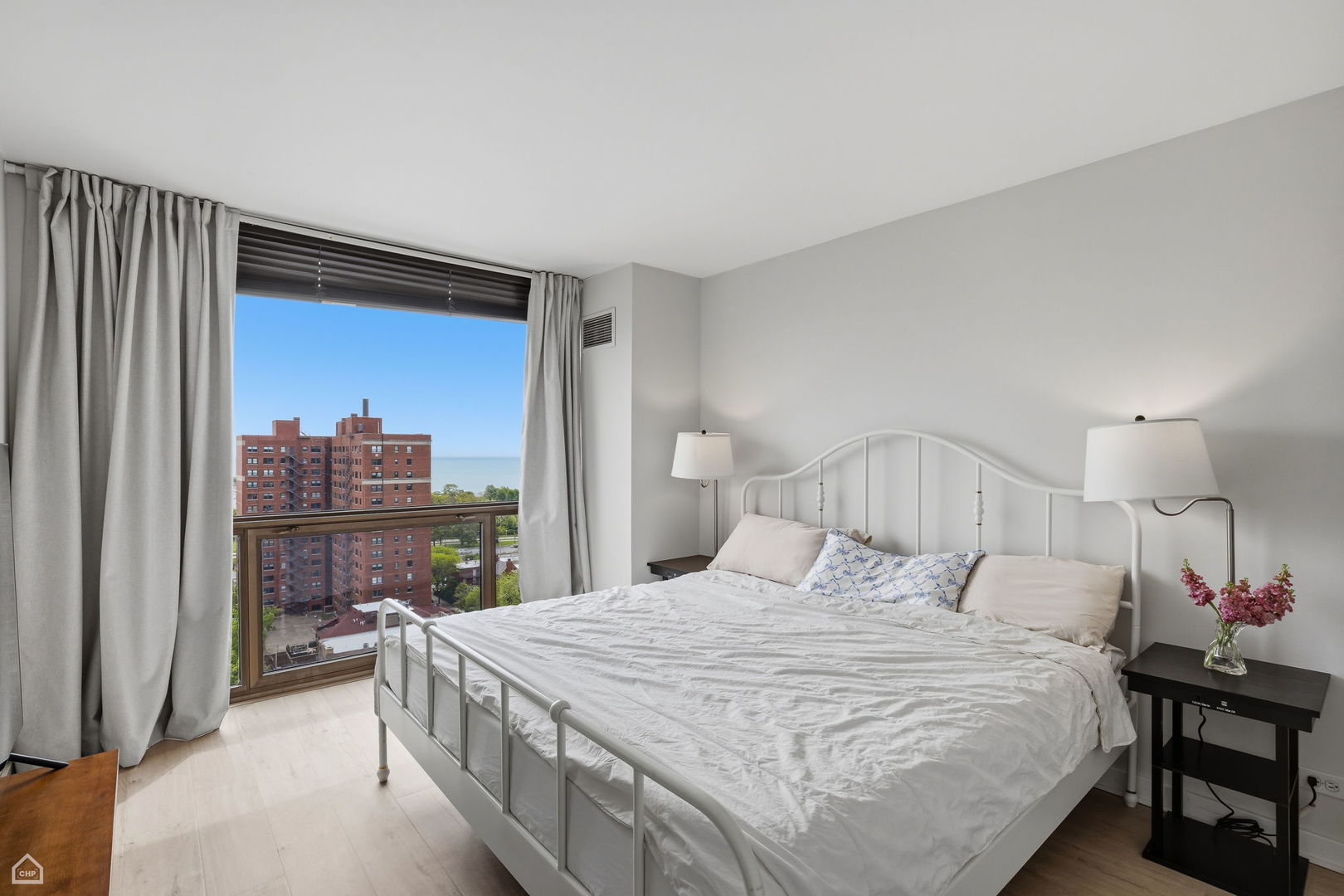 4343 North Clarendon Avenue Chicago IL 60613