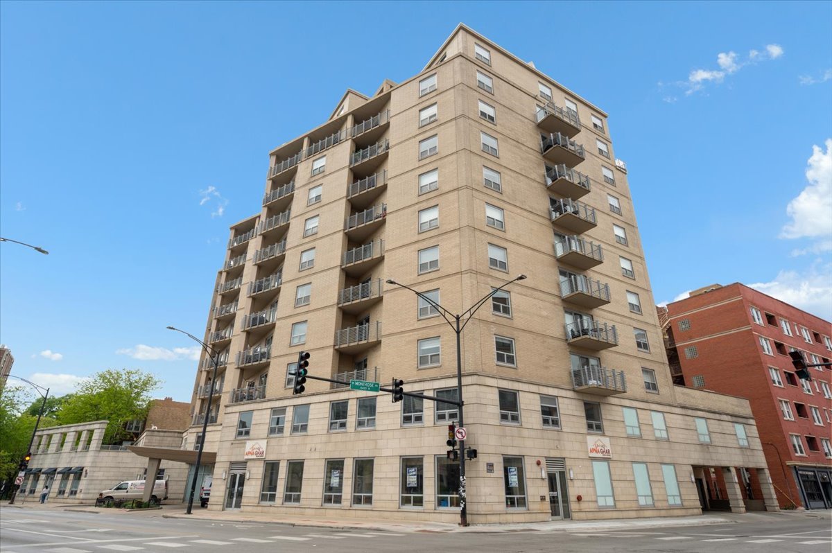 4350 North Broadway Street Chicago IL 60613