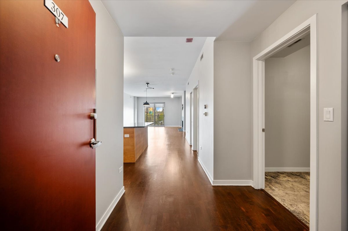 4350 North Broadway Street Chicago IL 60613