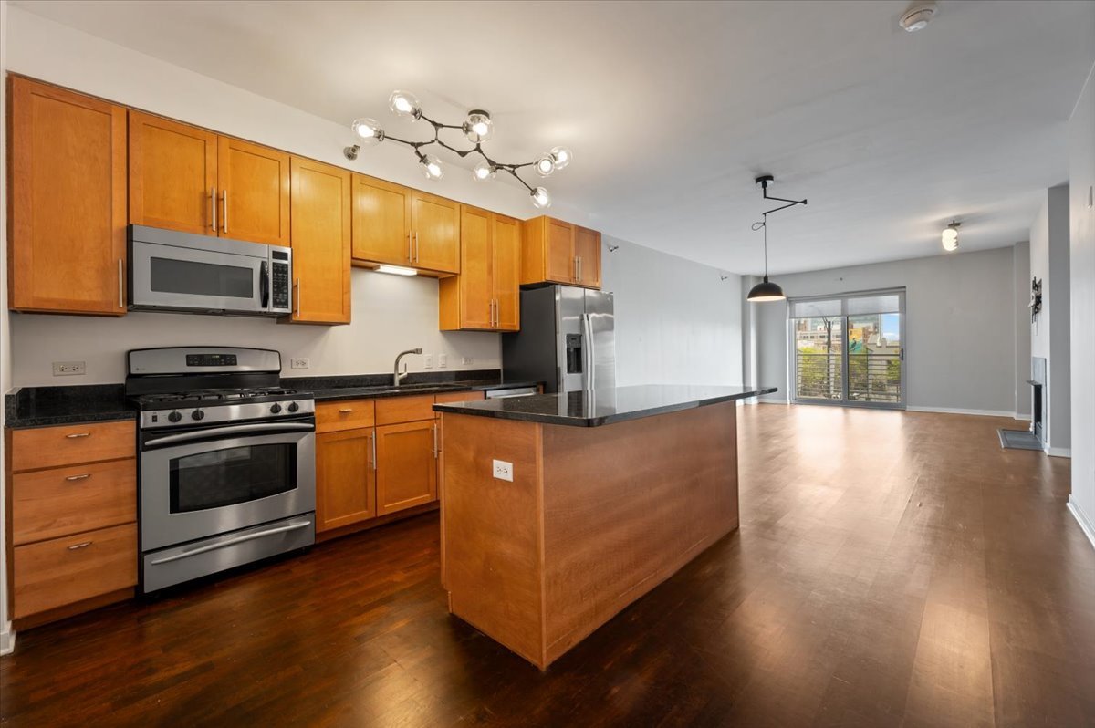 4350 North Broadway Street Chicago IL 60613