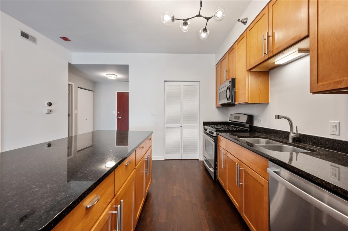 4350 North Broadway Street Chicago IL 60613