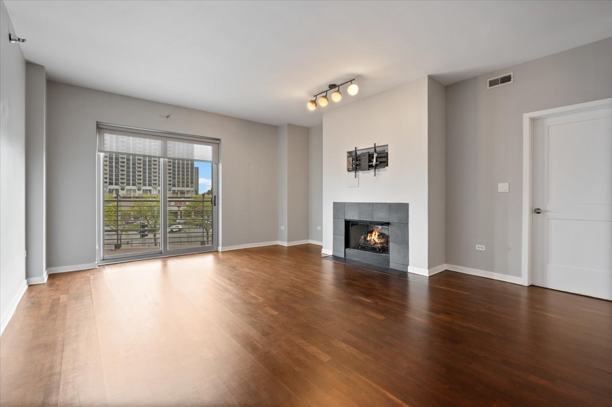 4350 North Broadway Street Chicago IL 60613