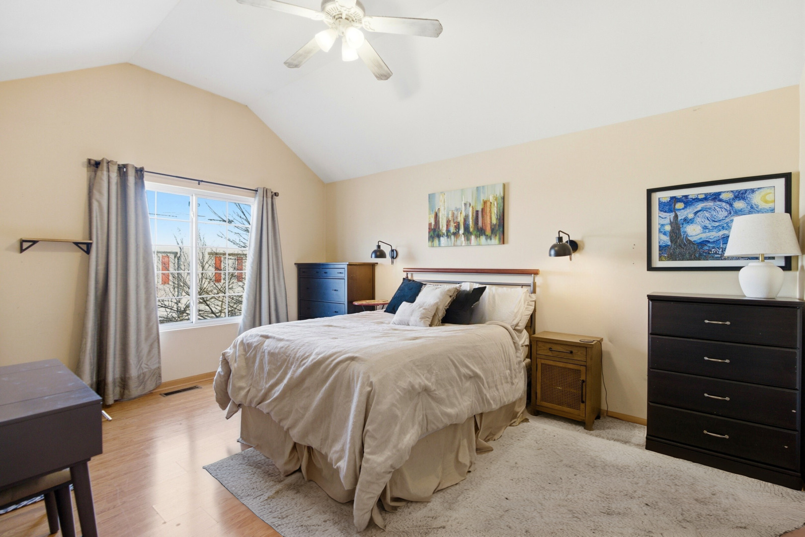 350 Windsor Court South Elgin IL 60177