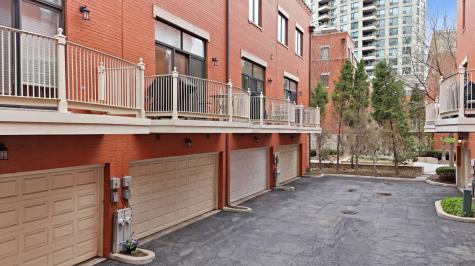 449 North Clinton Street Chicago IL 60654