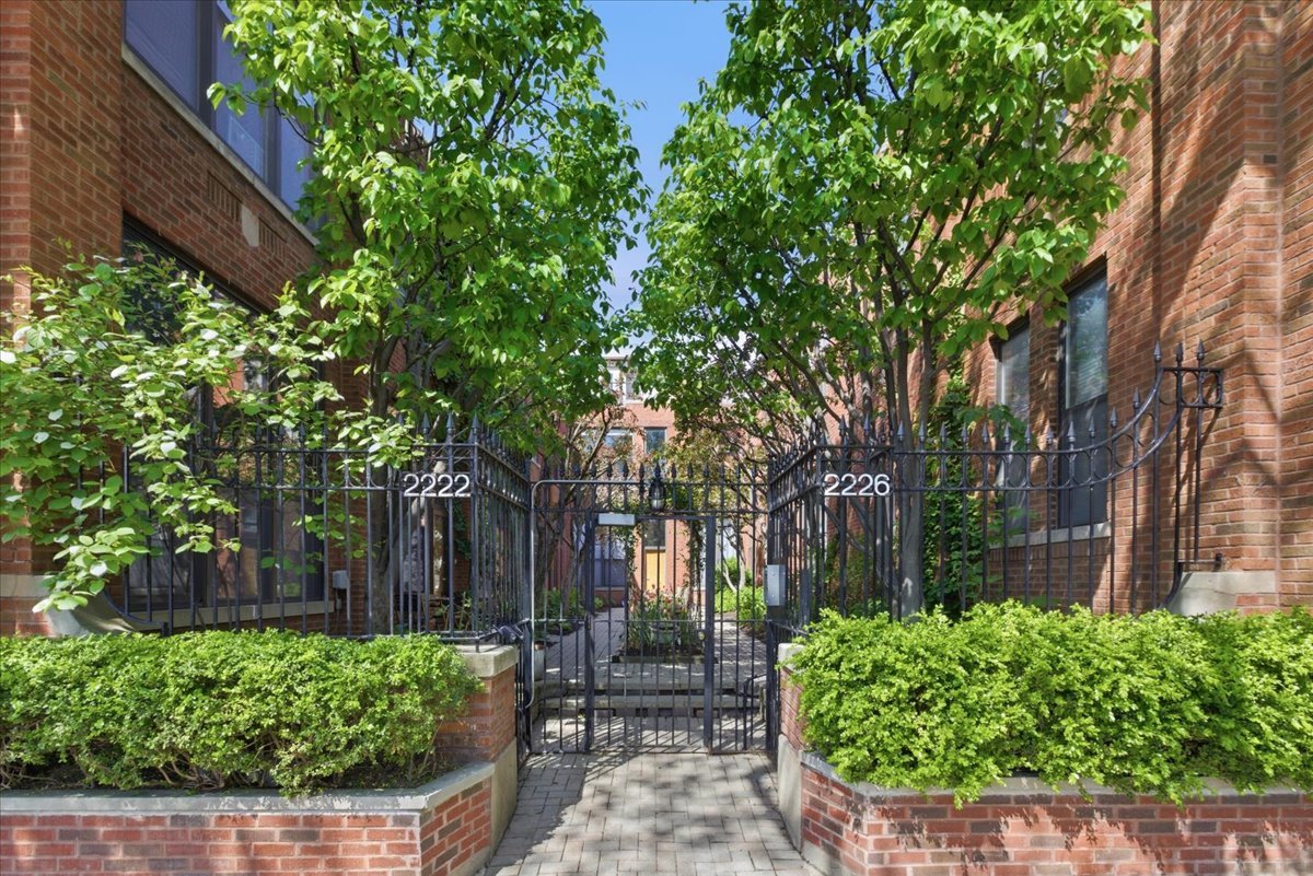 2226 North Racine Avenue Chicago IL 60614