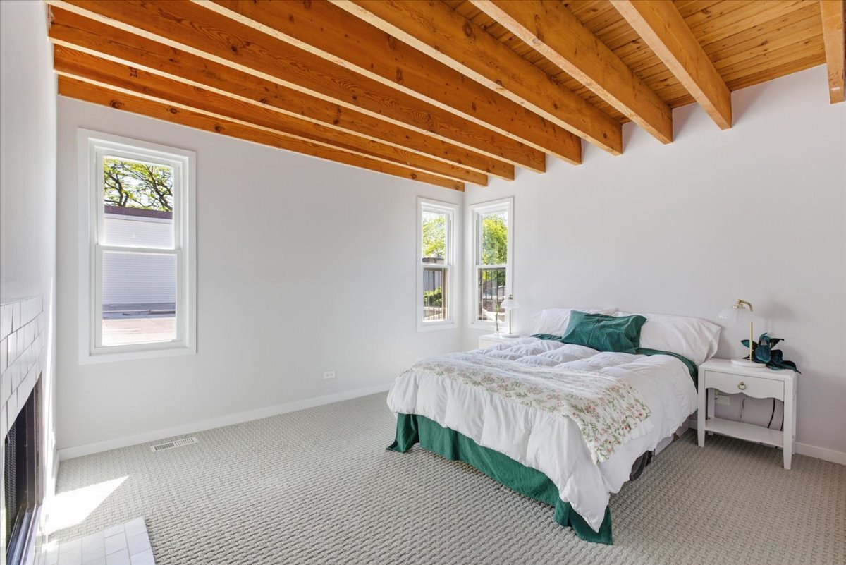 2226 North Racine Avenue Chicago IL 60614