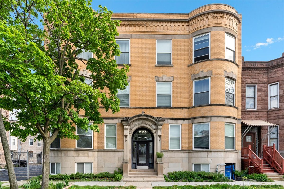 614 East 46th Street Chicago IL 60653