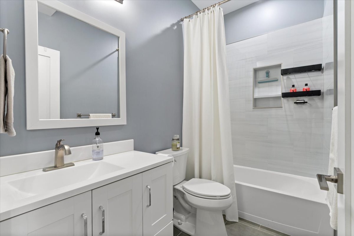 614 East 46th Street Chicago IL 60653