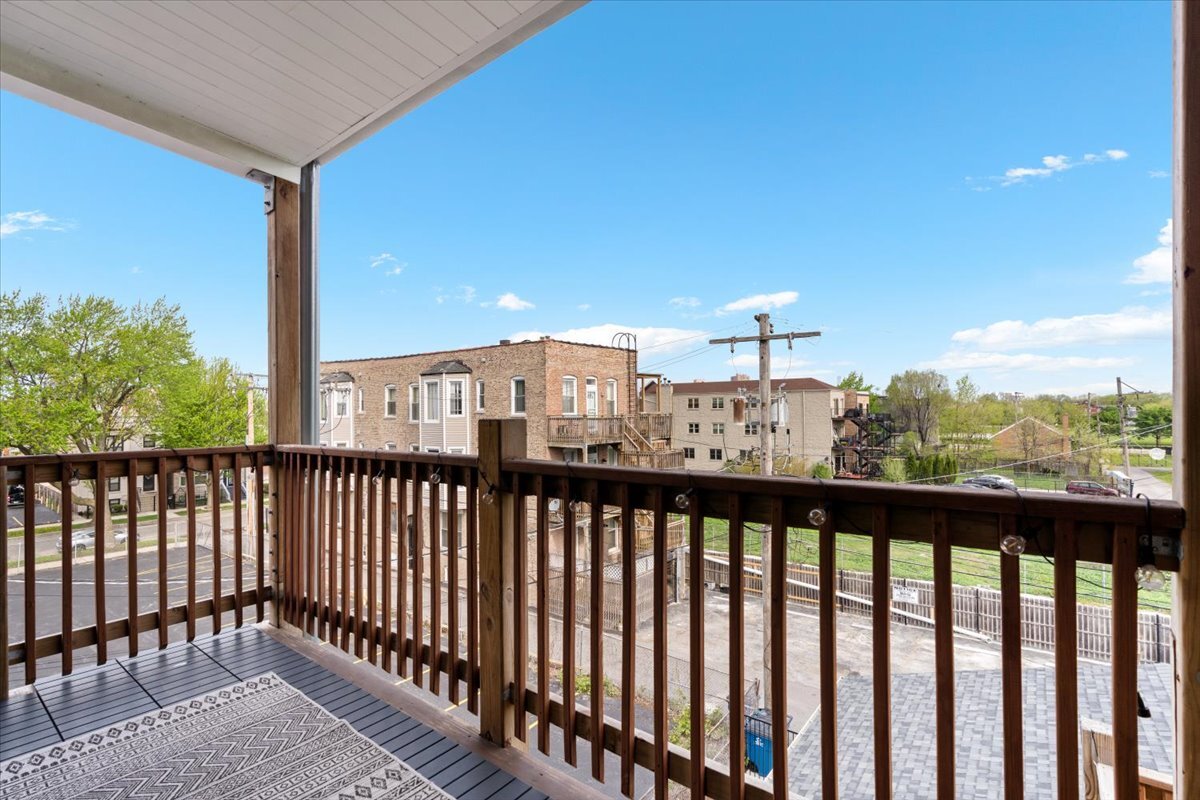 614 East 46th Street Chicago IL 60653