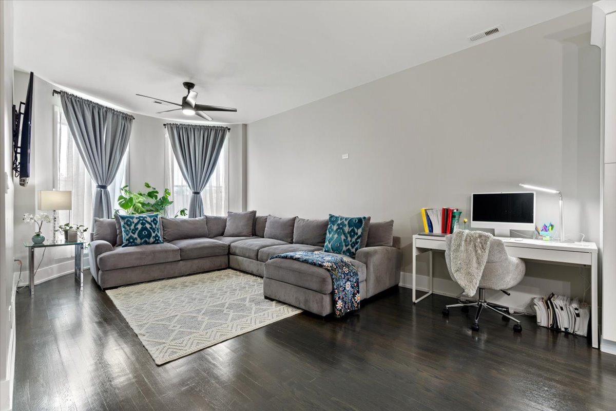 614 East 46th Street Chicago IL 60653