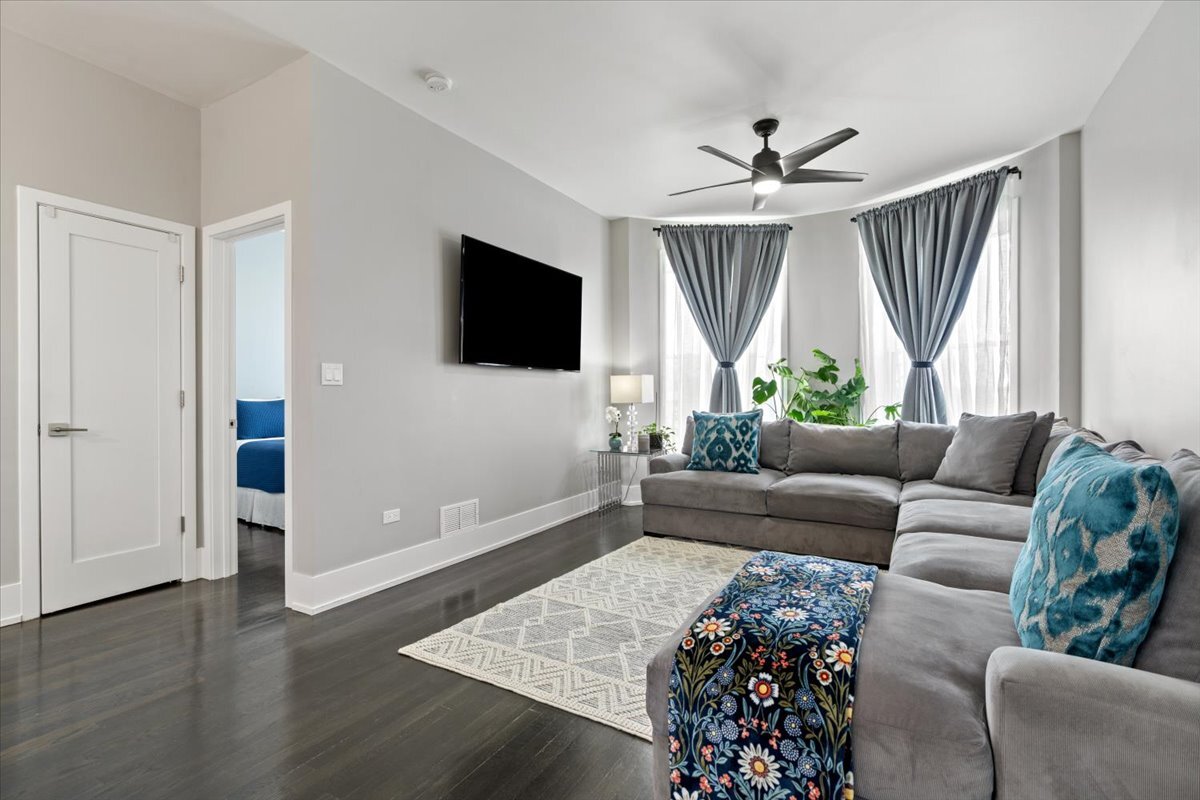 614 East 46th Street Chicago IL 60653