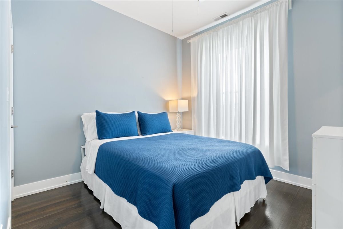 614 East 46th Street Chicago IL 60653