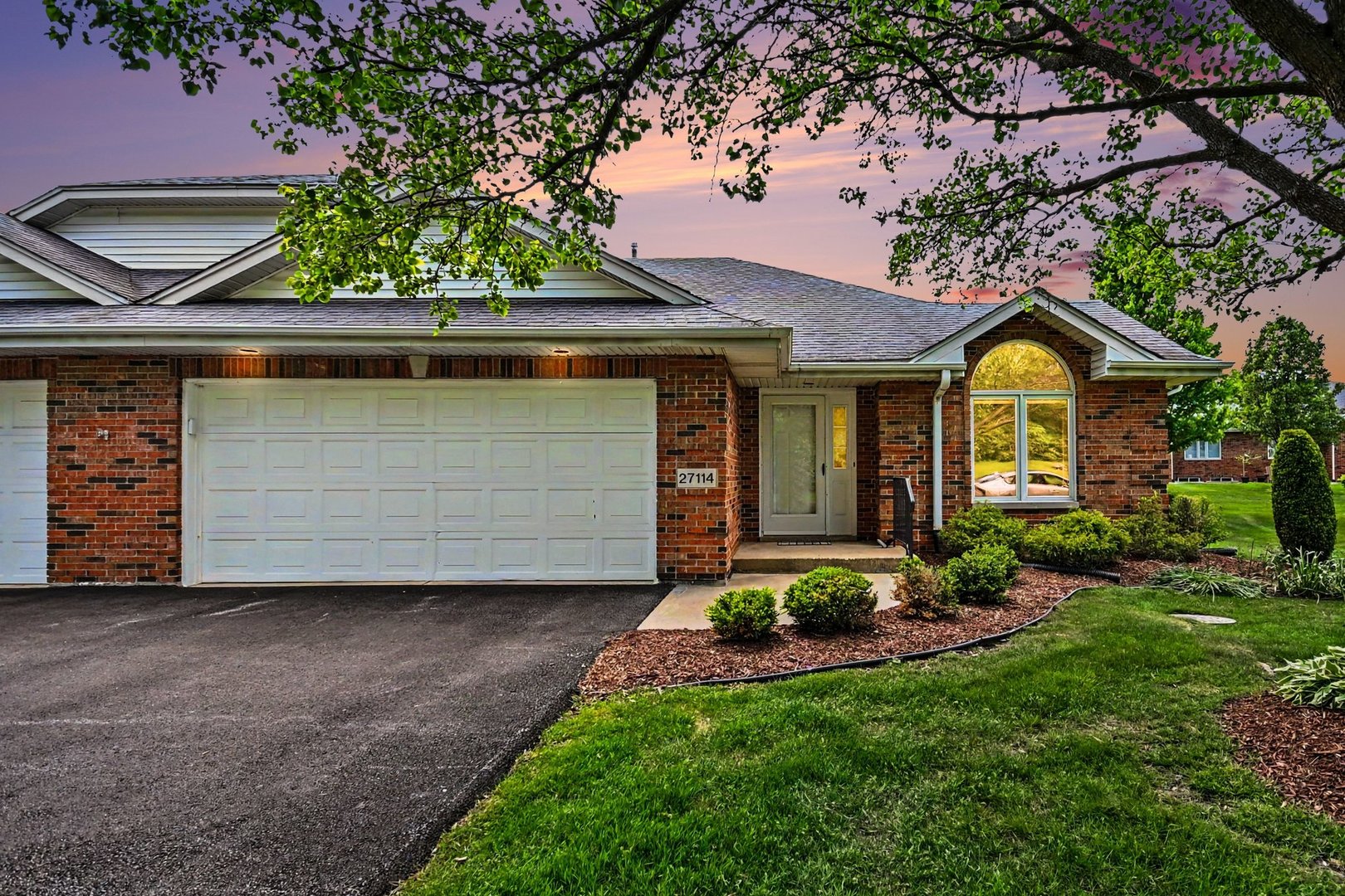 27114 South Quiet Oak Lane Crete IL 60417