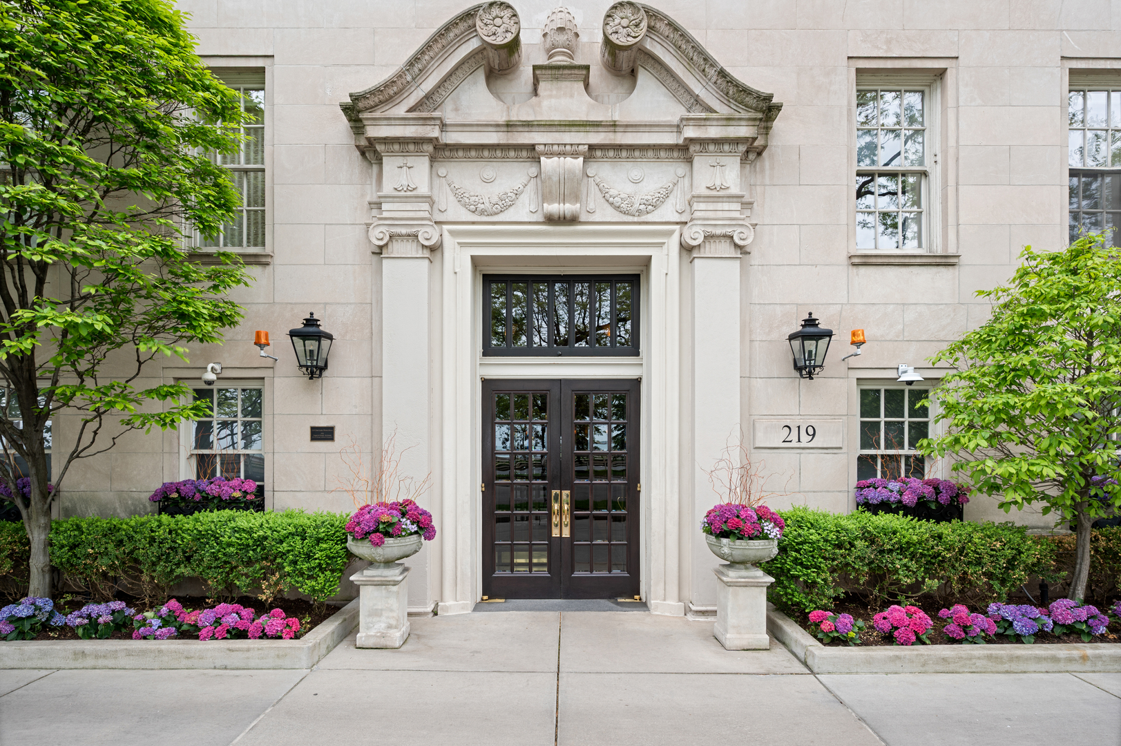 219 East Lake Shore Drive Chicago IL 60611