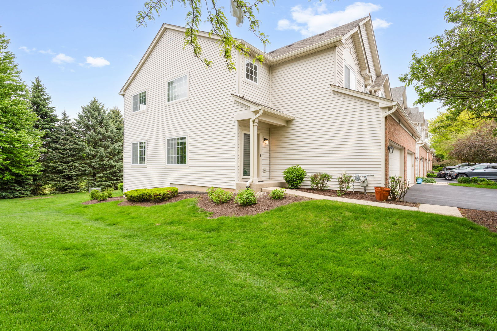 2250 Stoughton Drive Aurora IL 60502
