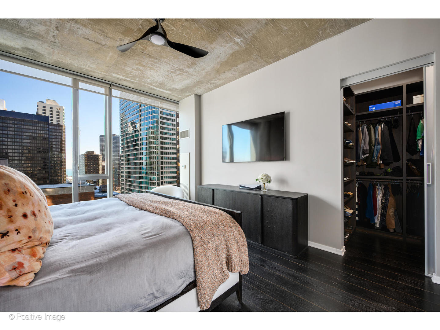 600 North Fairbanks Court Chicago IL 60611