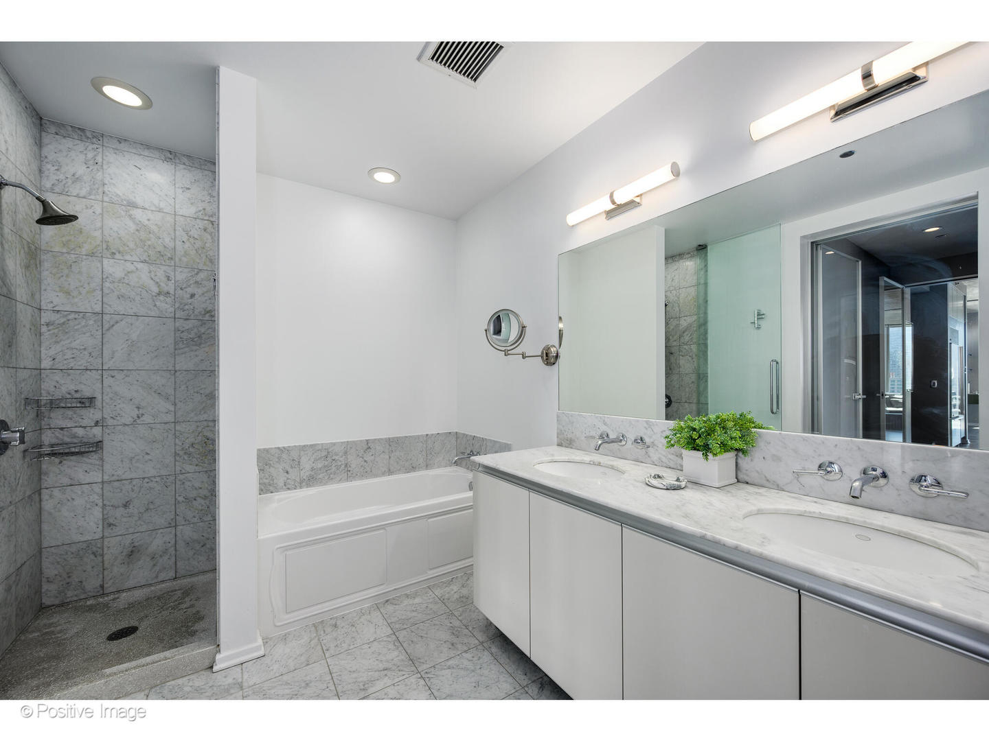 600 North Fairbanks Court Chicago IL 60611