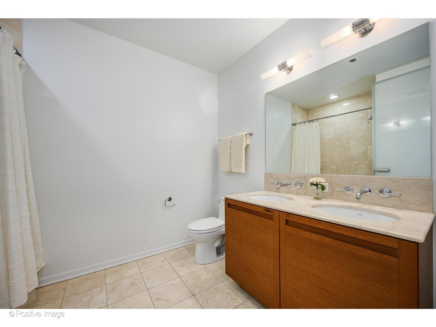 600 North Fairbanks Court Chicago IL 60611