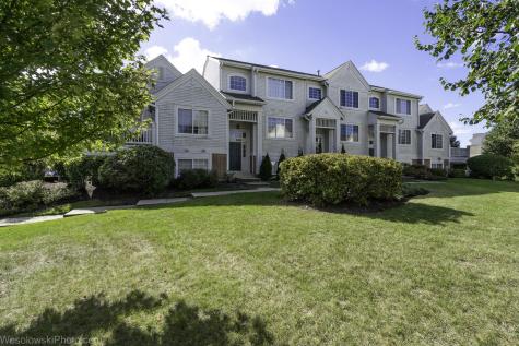 644 South Rosehall Lane Round Lake IL 60073