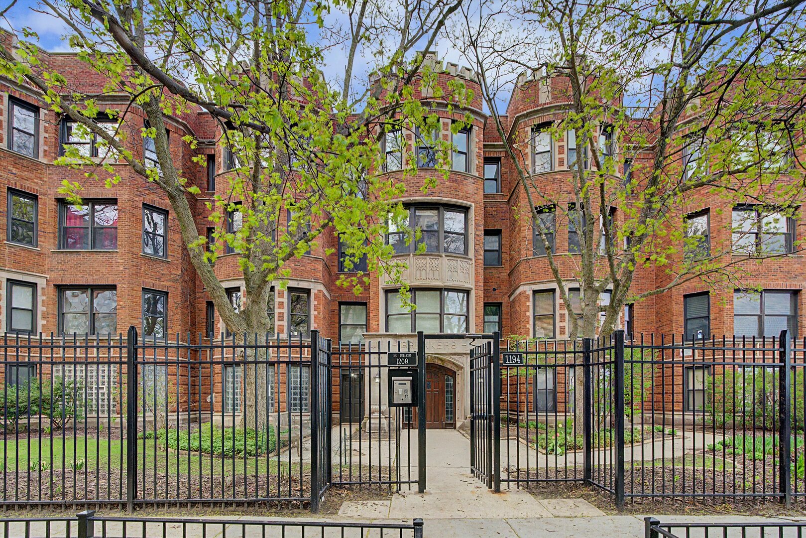 1200 West Sherwin Avenue Chicago IL 60626