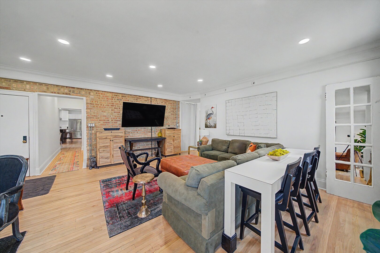 1200 West Sherwin Avenue Chicago IL 60626