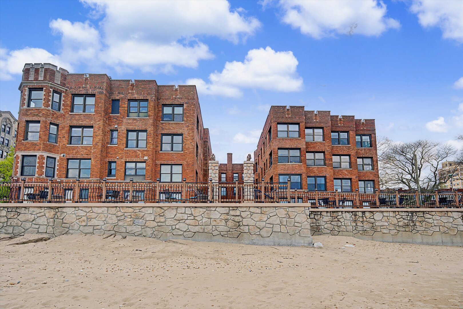 1200 West Sherwin Avenue Chicago IL 60626