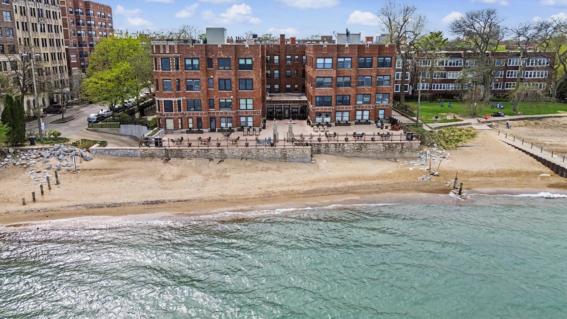 1200 West Sherwin Avenue Chicago IL 60626