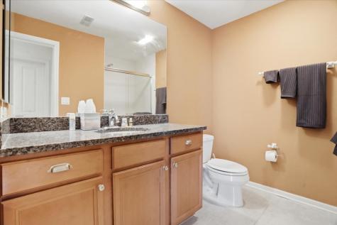 425 Village Green Lincolnshire IL 60069