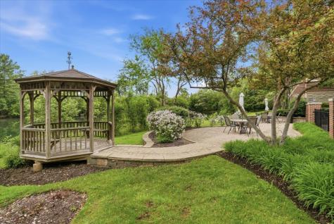 425 Village Green Lincolnshire IL 60069