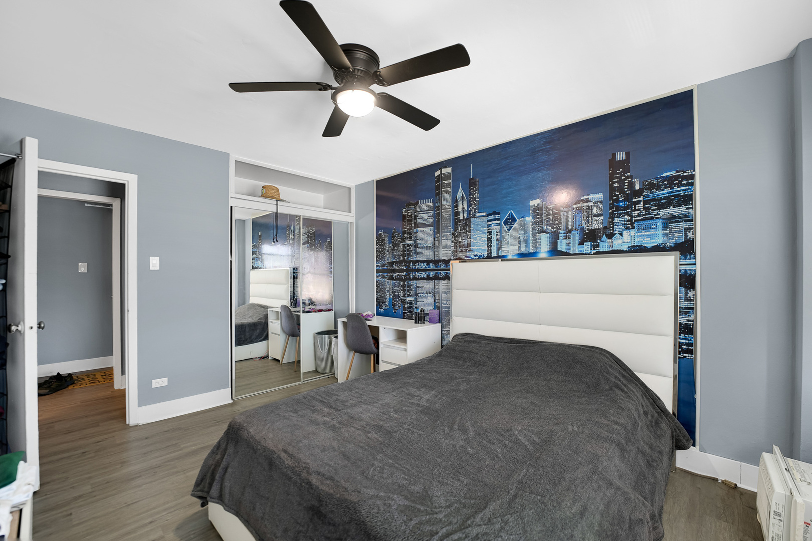 4880 North Marine Drive Chicago IL 60640