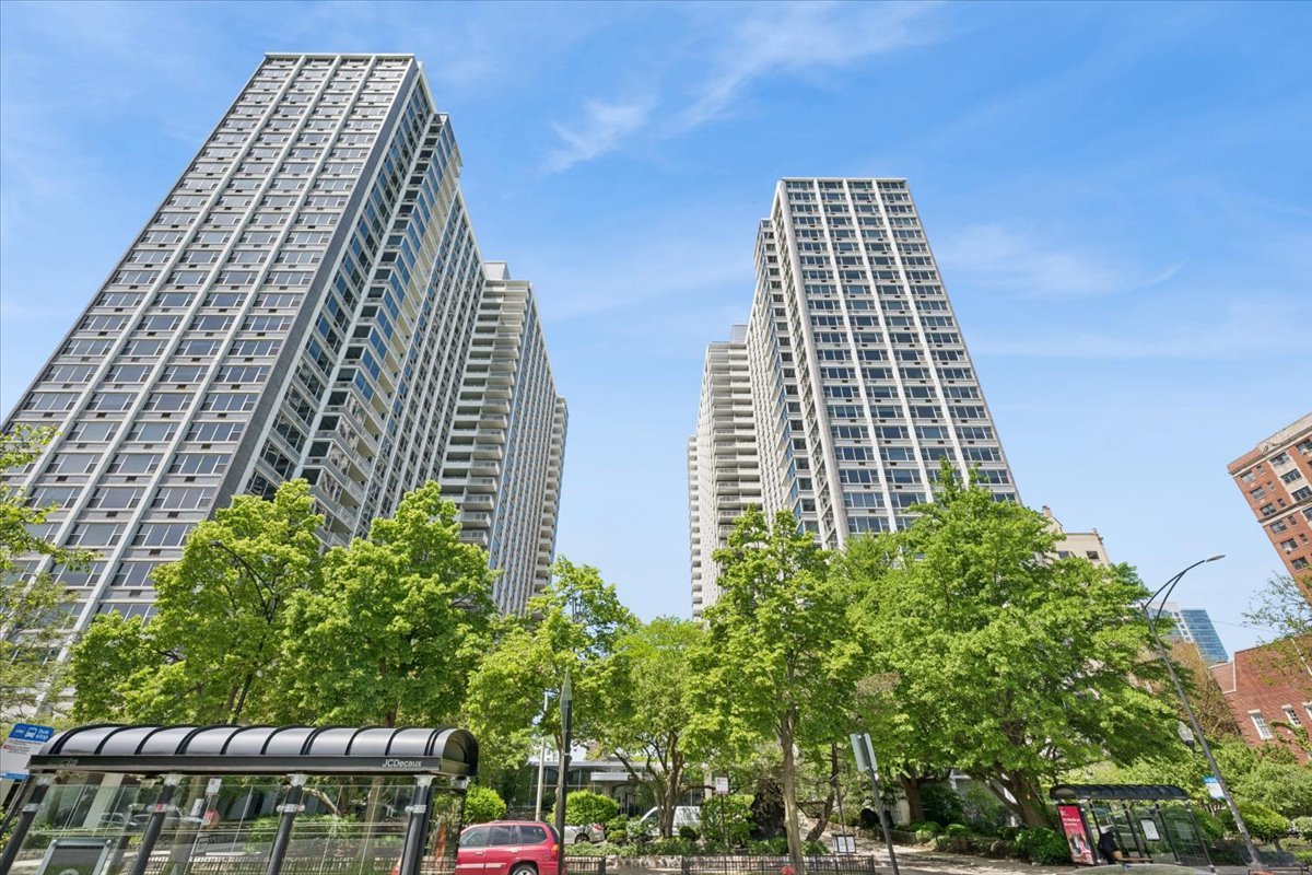 4250 North Marine Drive Chicago IL 60613