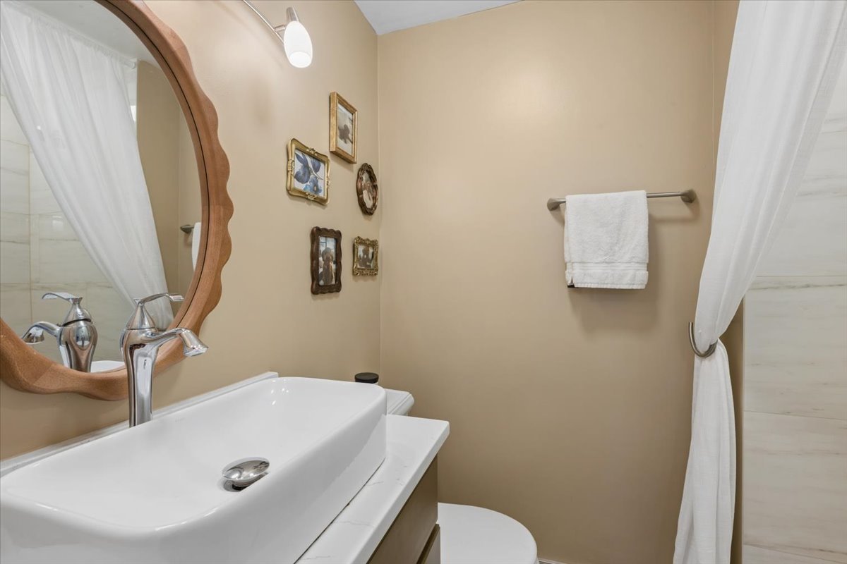 4250 North Marine Drive Chicago IL 60613
