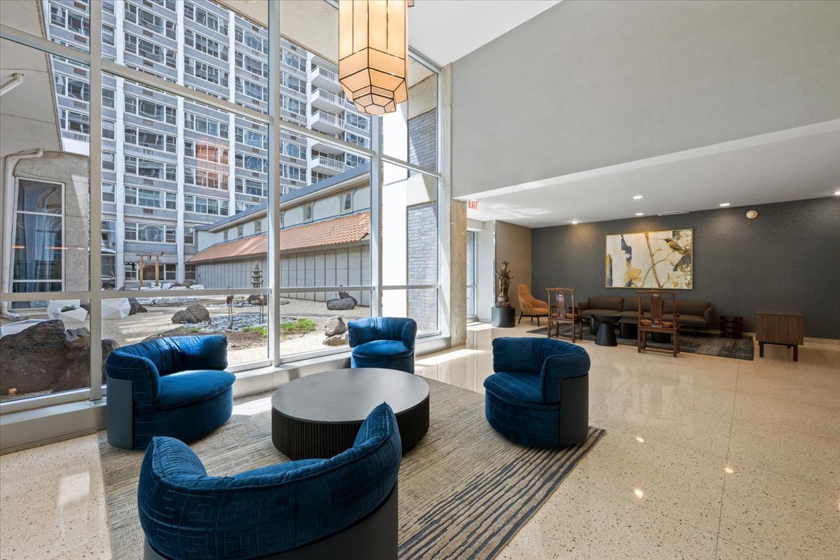 4250 North Marine Drive Chicago IL 60613